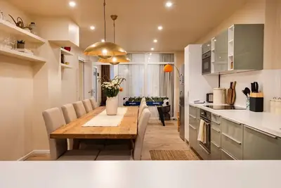 Image de 152 m ² Design Apart/10 pers. /near Alex/children/parking lot