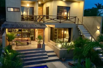 Image de Casa Maloya alberca y vista del mar