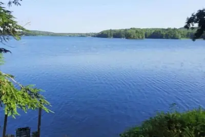 Image de Lake Iroquois. Cozy Lakeside Retreat, Close to Williston, Burlington, Skiing\n\n