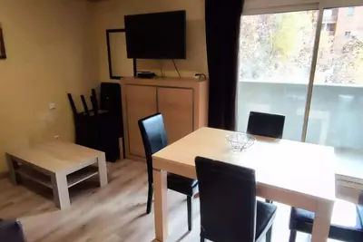 Image de 3 pièces plein centre, vue station et montagnes