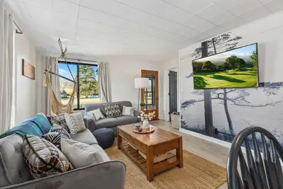 Image de Welcome to the Black Loon. A charming 3-bedroom Mountain Bike home in Crosby