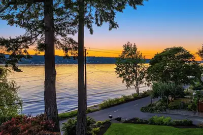 Waterfront Tranquility on Crystal Springs