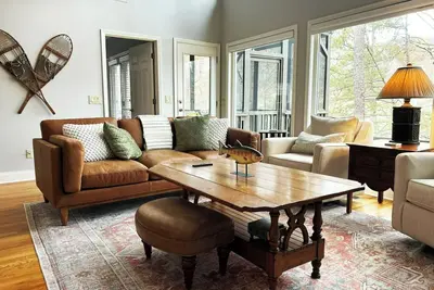 Image de Moose Tracks Lodge - Cozy Furnishings, Ping Pong + More!