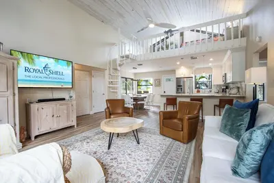 Newly Renovated Home on Captiva With a Perfect Blend of Indoor and Outdoor Living