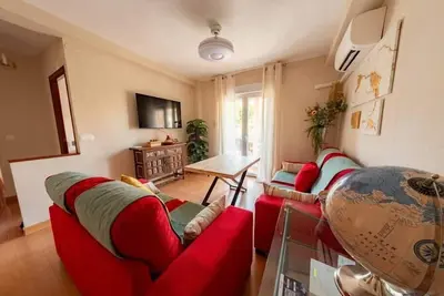 Image de Large apartment near Convention Center by beBalmy