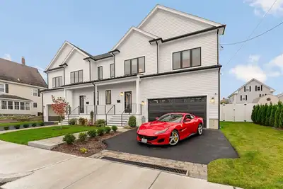 Image de Brand New 6br 5. 5Bath House 20Min Downtown Boston-Game room, fire pit, Projector