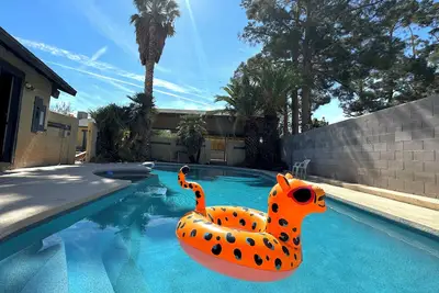 Image de Charming 3-bedroom cottage in fantastic Las Vegas with Pool