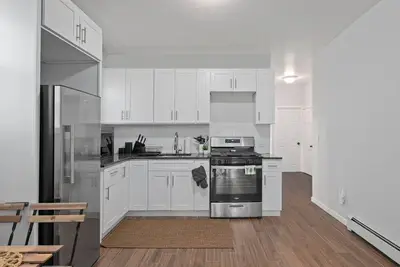 Cozy space in Newark