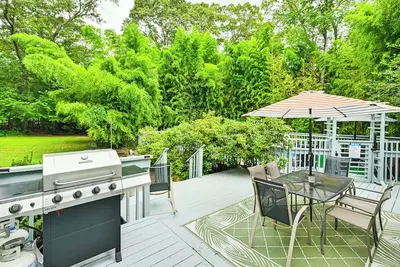 Image de Tranquil & Pet-Friendly Estate on Long Island!