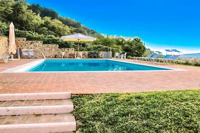 Image de Agréable appartement avec Wifi, piscine, climatisation, Tv et parking, près de Vérone