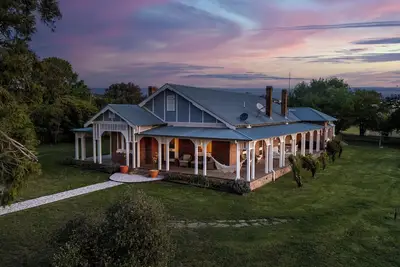 Image de Experience the charm of Little Plains Homestead