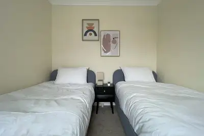 Image de Ashford Central, 4 Bedrooms, 8 Guests, Free Parking