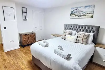 Image de Spacious 4-Bed Home, Free Driveway Parking, 7 Minutes to Manchester City Centre