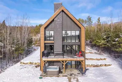 Image de Chalet Scandinave, Spa et Table de billard | Le 70