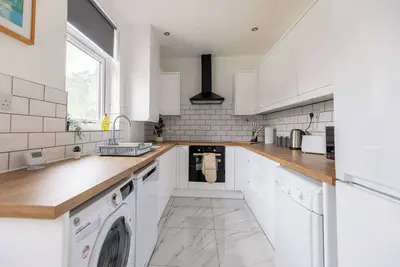 Image de Free Parking - 4 Bedroom House