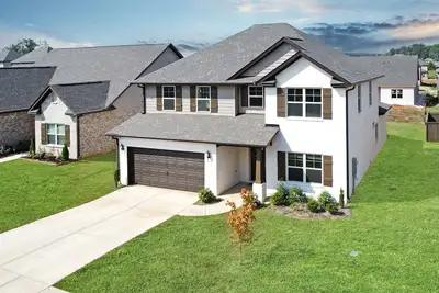 Image de Discover Modern Comfort in North Huntsville