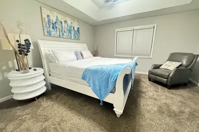 Image de Charming 3-bedroom Cottage in Martinez with WiFi and Ac