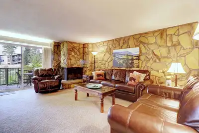 Image de Wonderful Lake Cliffe Condo Next to the Lake A105