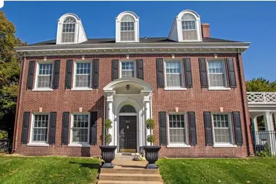 Image de Iconic Historical Home