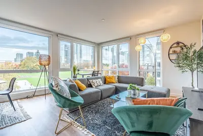 Image de 3br | Balcony, Views, Gym | Bellevue | Sophari B