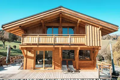 Image de Chalet neuf face au Mont-Blanc avec jacuzzi