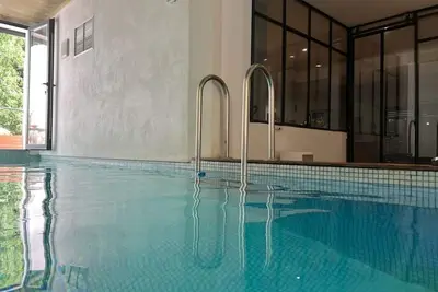 Image de Villa Centre Ville Piscine INTÉRIEURE CHAUFFÉE