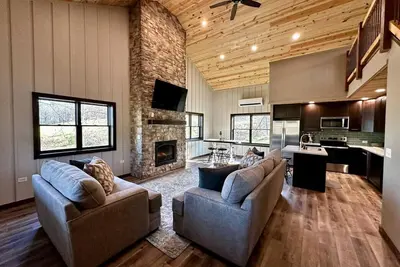 Image de The Windmill Whisper is little gem, tucked away in the ridges of Rockbridge, Wi