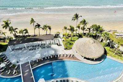 Image de Luxury  2 Bedrooms Apartment at an exclusive tower by the beach in Zona Dorada \n