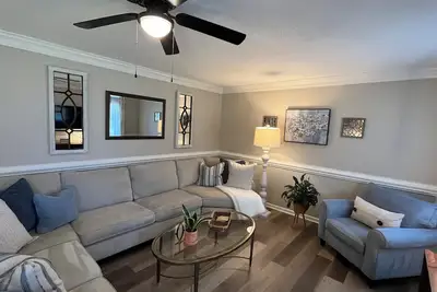 Image de Newly renovated home in Quiet Neighborhood. Great for Families