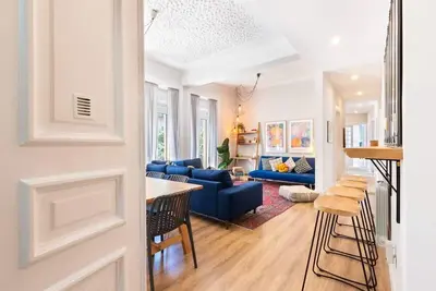 Image de Bright City Centre, subway at 10m, 6 Rooms, 18 pax