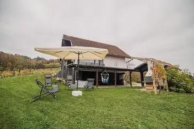 Image de Two Bedroom Apartment Trta with Hot Tub