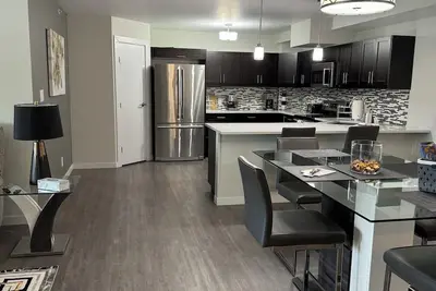 Image de Luxury Condo Close to Downtown