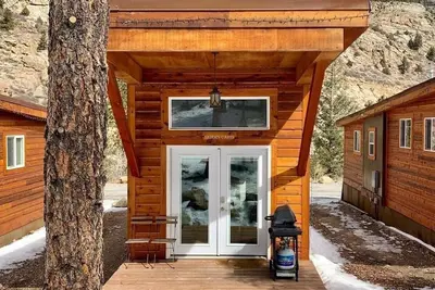 Image de Spring Gulch Cabin at Base Camp