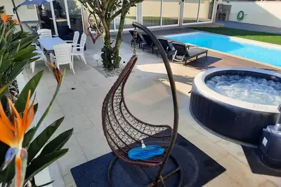 Image de Michel's House with pool, jacuzzi 1 km from the beach