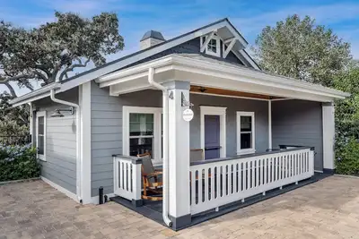 Image de Lovers Getaway: Luxe Studio Romance Wine Gastro L2ev Sleeps 4, Unit 4 Meadowvale