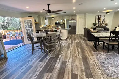 Image de Sprawling retreat perfect getaway near beach kid friendly