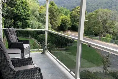 Image de Warburton Ellen Cottage \nWalk to Iga, River Walk & local Restaurants. \n