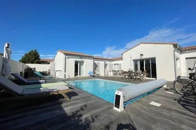 Image de Belle maison familiale avec piscine et parking