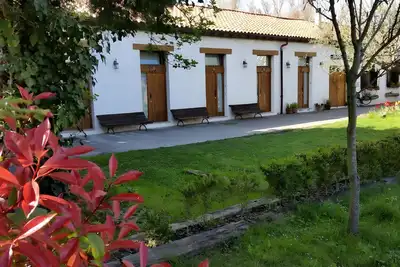 Image de « Appartement P » avec piscine et jardin partagés, Wi-Fi et climatisation