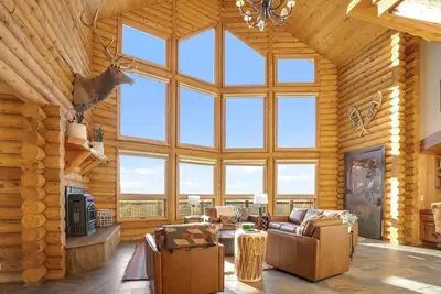 Image de Mountain Haus: Hot Tub, Views & Ski Access