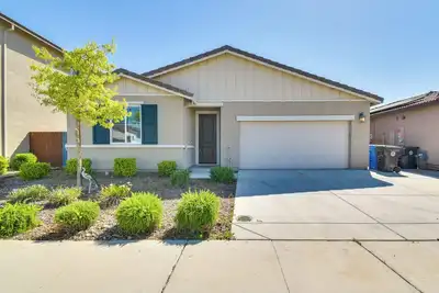 Image de Wfh-Friendly Getaway w/ Yard in Manteca!