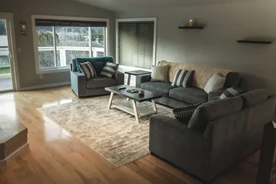Image de Charming 3-bedroom house overlooking Holmes Harbor w/WiFi and gas fireplace