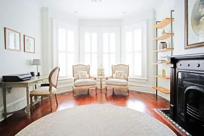 Image de Chatham House - Historic 3 Bedroom on Chatham Square