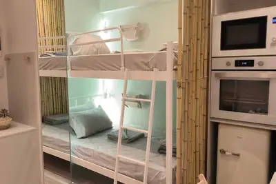 Image de Renovated apartment, quiet to relax and close to center of Athens to explore!