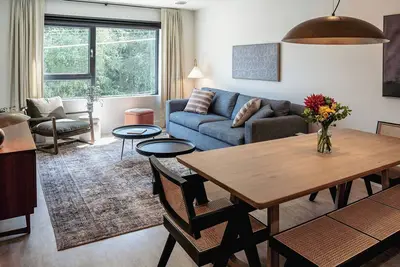 Image de Peaceful &  Beautifully Designed Revelstoke Escape