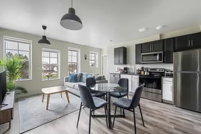 Image de 2br Luxury Suite Near Henry Ford