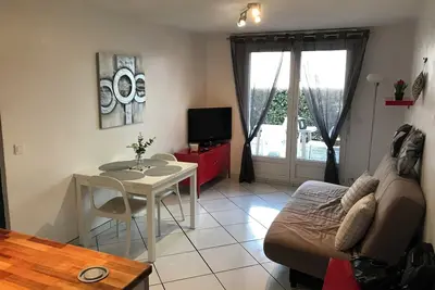 Image de Mer, Lac, toutes commodités a proximité de ce bel appartement