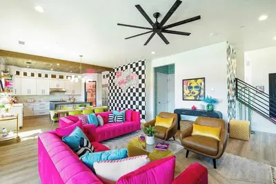 Image de Barbie Dream House with Hot Tub & Fire Pit