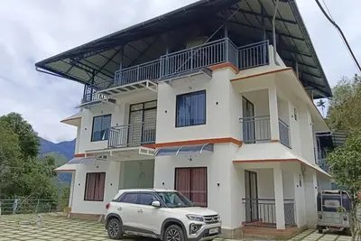 Image de A perfect Homestay with Wi-Fi has 8 Bed Rooms with balcony in Munnar