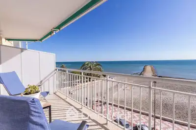 Image de Beach just 5 meters away in the town center - Domidai